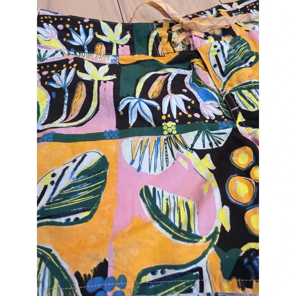 Patagonia Wavefarer Boardshorts Women's 8 Multi Color Floral NetPlus Nylon Swim